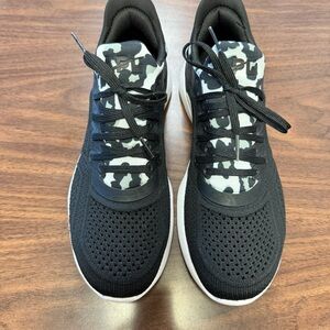 NWT APL Women's TechLoom Tracer in Black Cheetah Print - Size 8
